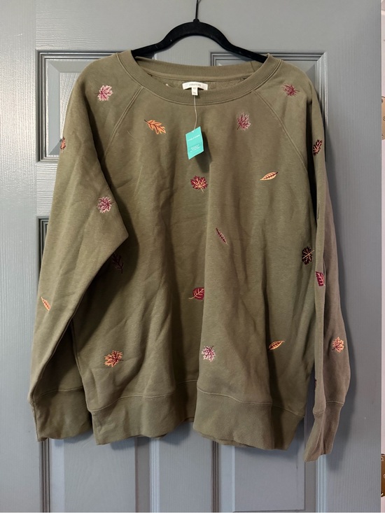 Maurices Sweaters - NWT Maurice’s crewneck bundle size XL